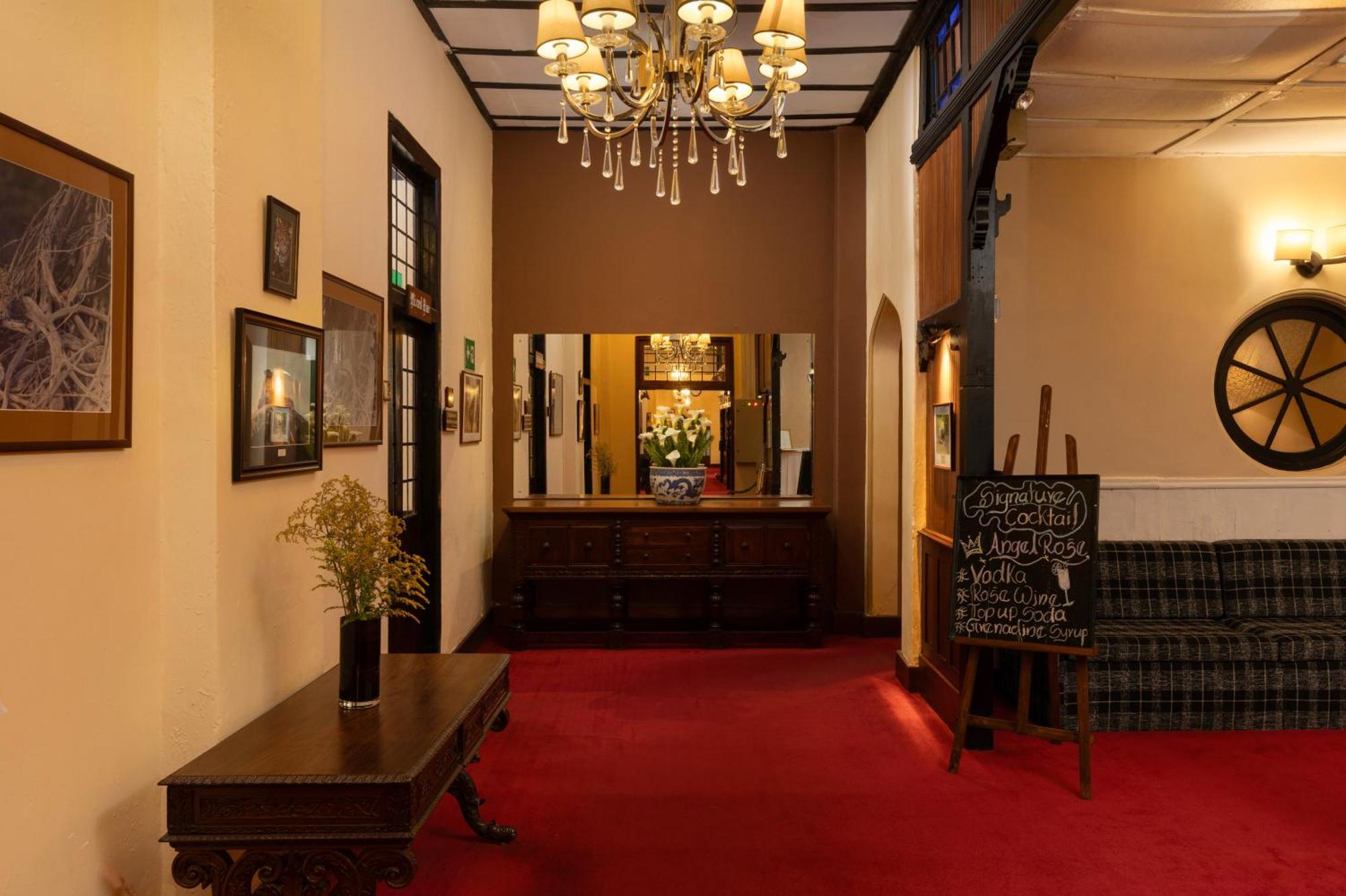 The Hill Club Βίλα Νουβάρα Ελίγια Εξωτερικό φωτογραφία
